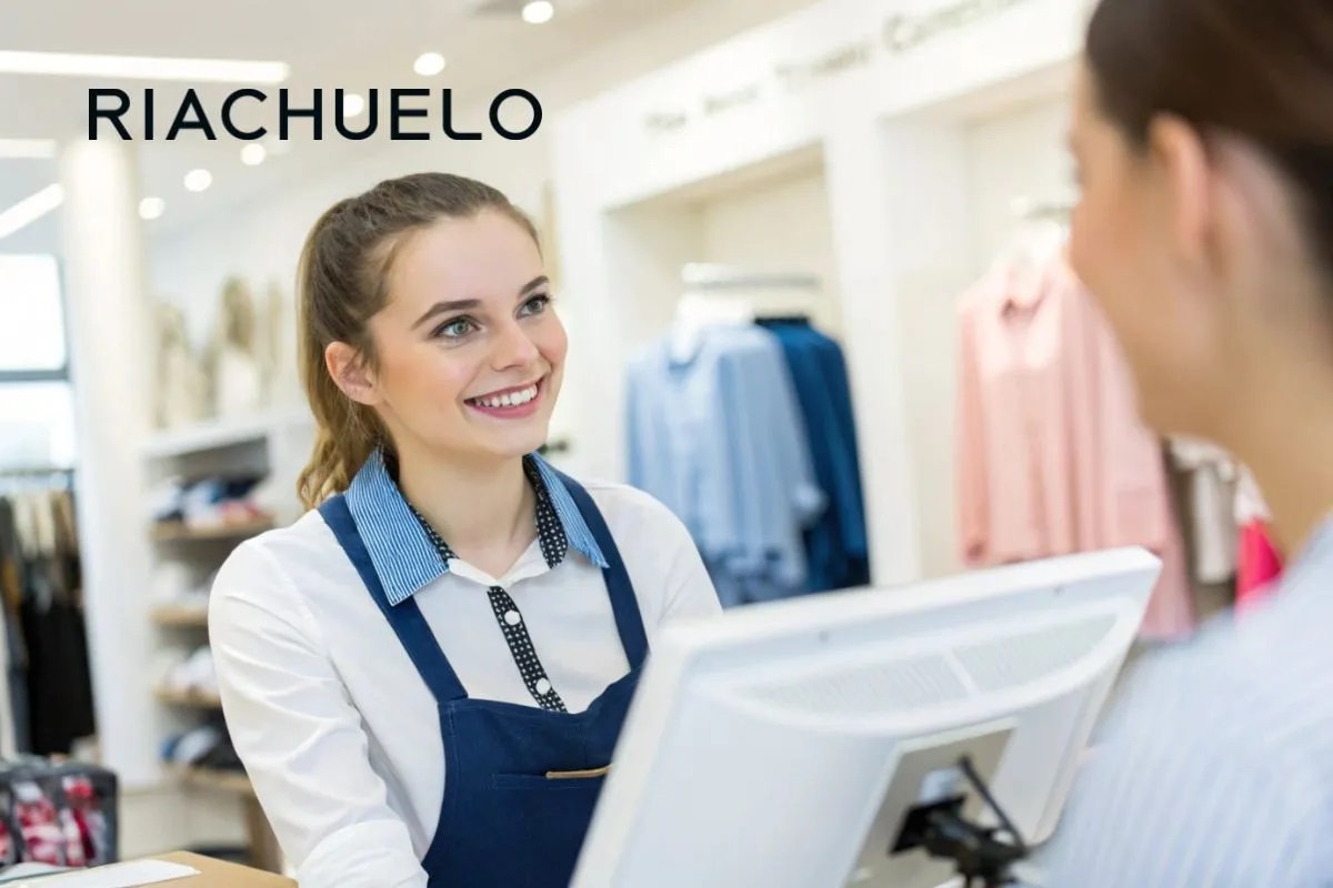 Riachuelo abre vaga de emprego com salário R$ 2.921,77 + benefícios para trabalhar de carteira assinada como Consultor Comercial; empresa exige ensino médio completo!