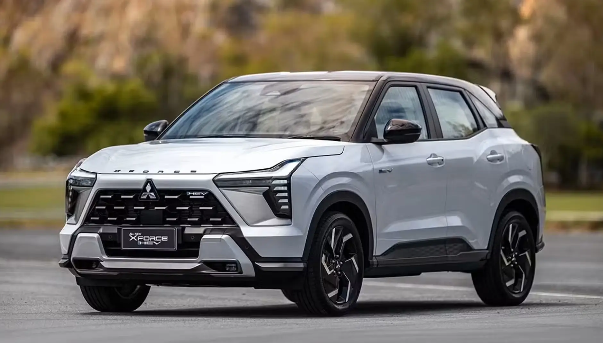 Mitsubishi XForce HEV faz 24 km/l e mira segmento do Yaris Cross com lançamento oficial em março
