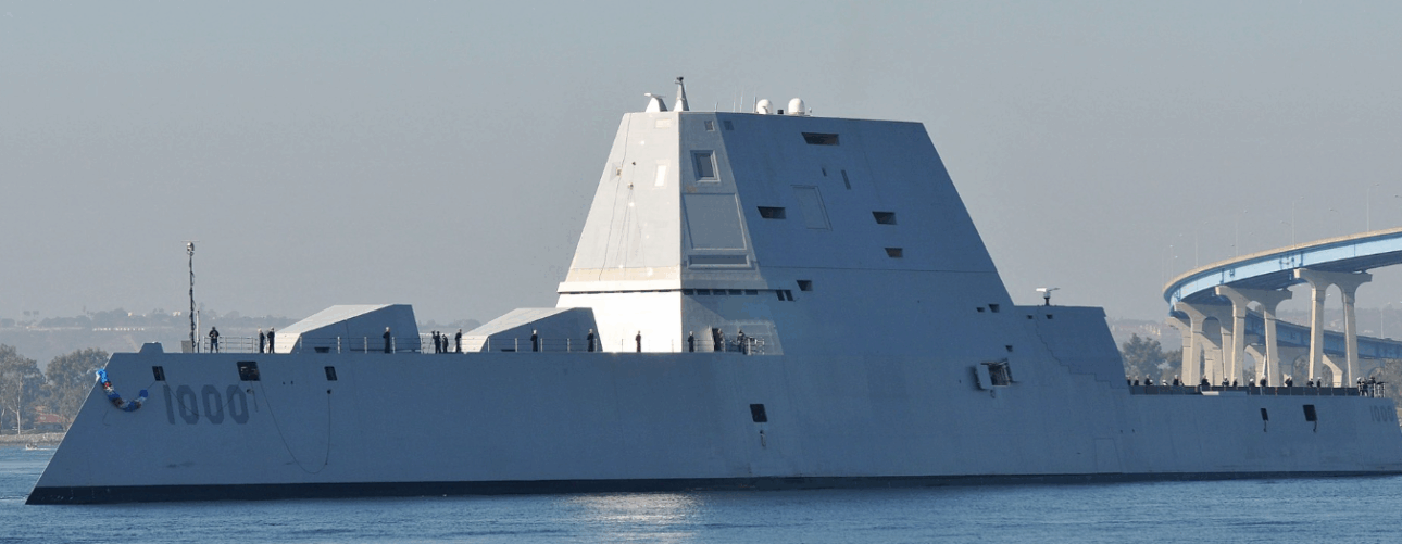 O Zumwalt é o maior e mais caro contratorpedeiro dos EUA, com tecnologia furtiva e mísseis hipersônicos. Mas seu alto custo e mudanças de projeto fazem muitos se perguntarem se ele foi uma revolução ou um erro bilionário.