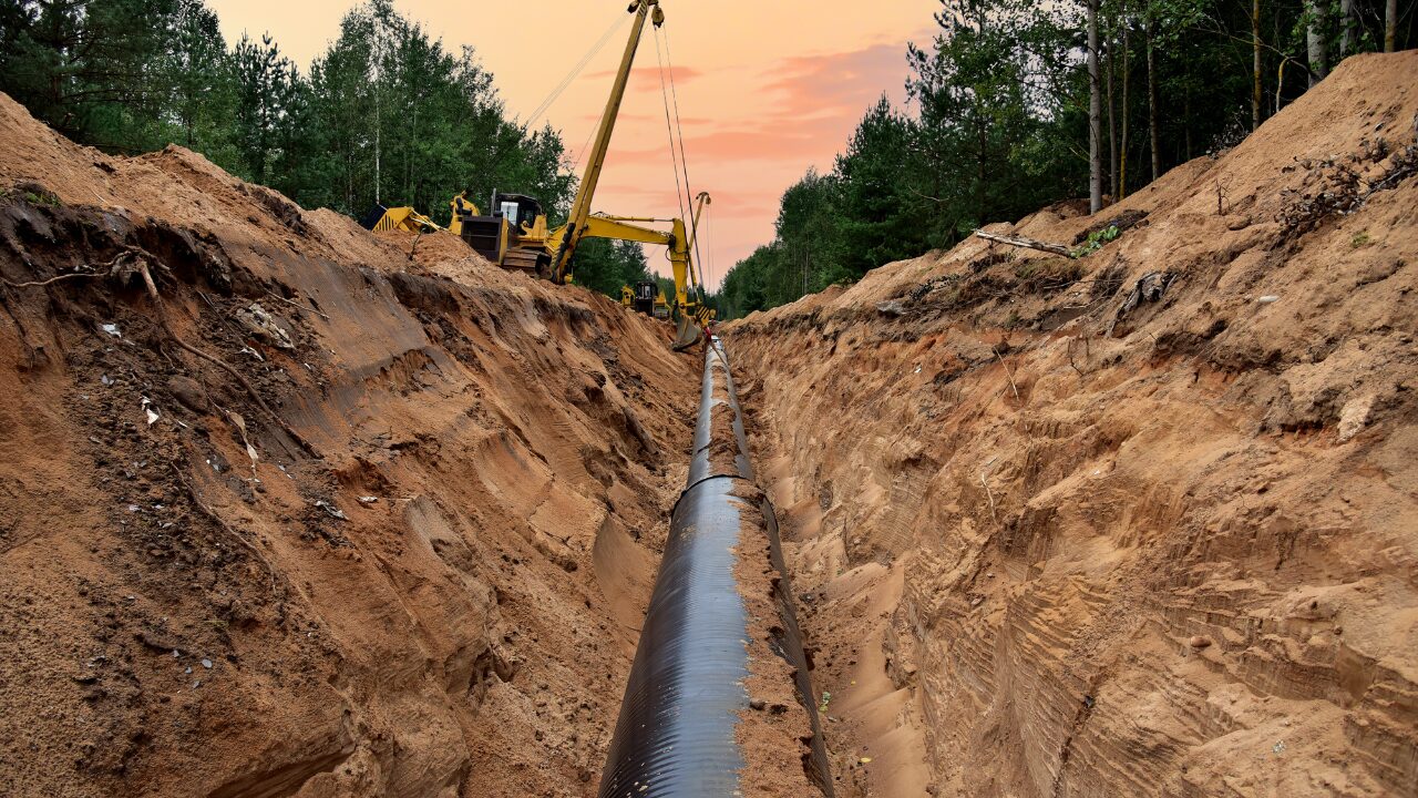 Criciúma e Tubarão receberão novas redes de gás natural, com obras da SCGÁS previstas para 2025 e 2026, focadas em ampliar o acesso à energia segura e eficiente.
