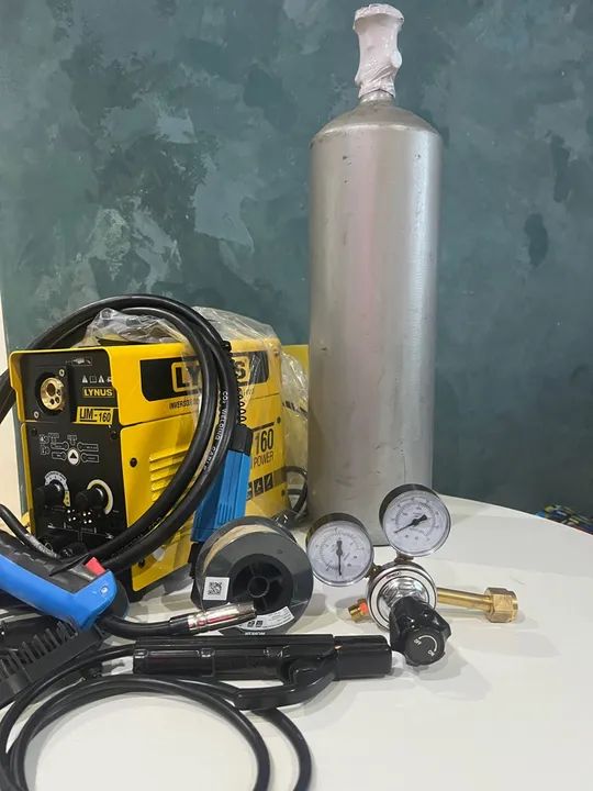 A máquina solda tudo mais barata: o 'segredo' dos soldadores versáteis que já chegou ao Brasil