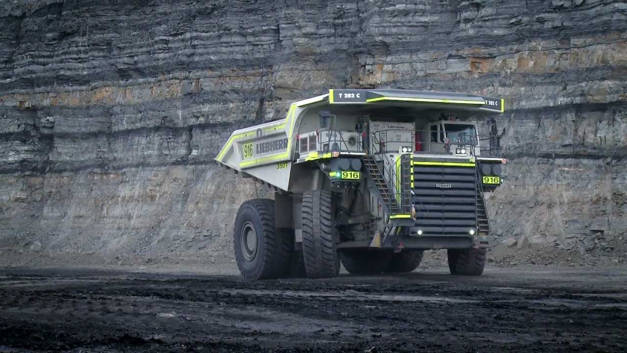 Caminhão fora-de-estrada Liebherr T 282C O gigante de 237t que carrega 400t de minério em Carajás! Detalhes do motor de 3.750 HP e sua operação