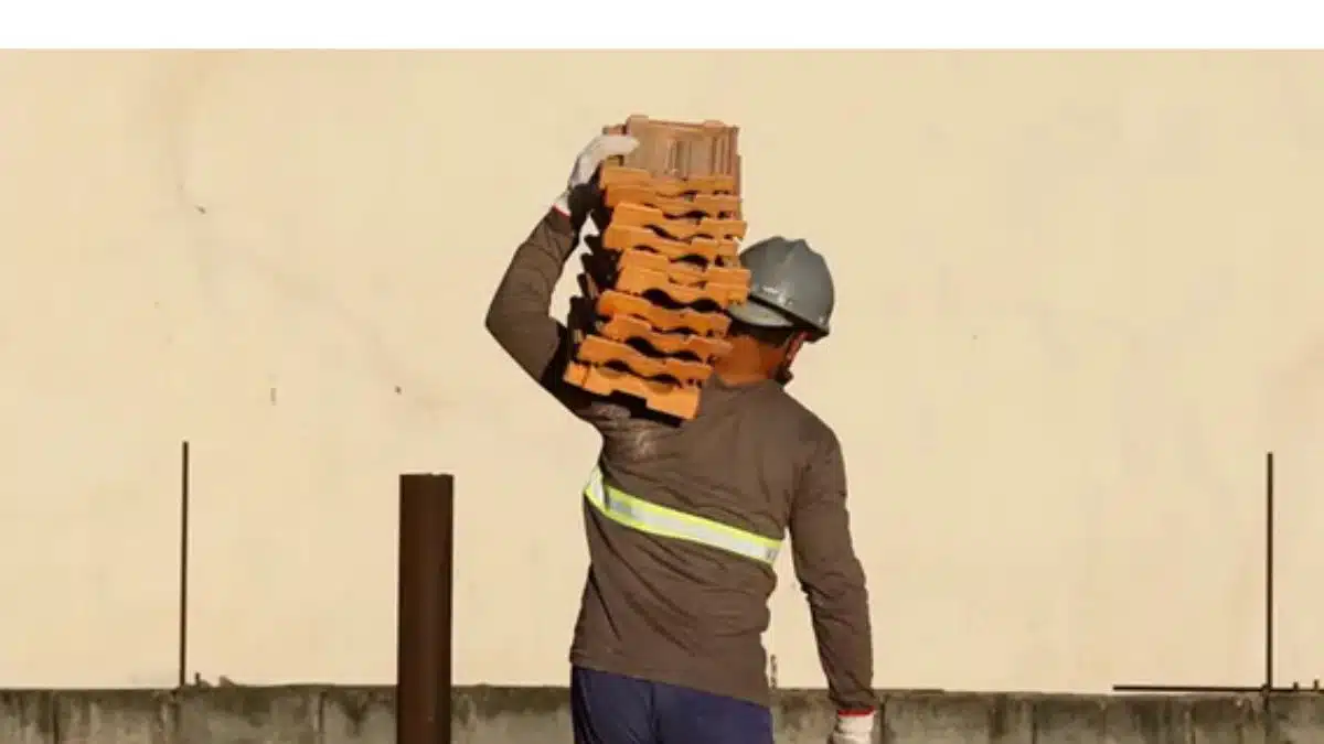 Construção, Salários, Obras