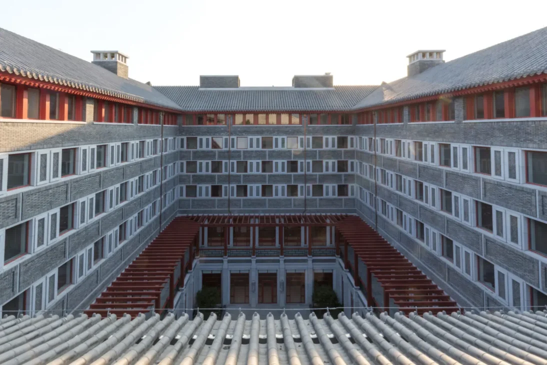 Estudar de graça na China Bolsa integral Schwarzman Scholars cobre mestrado, viagem e moradia em Pequim! Inscrições abertas até 10 de setembro