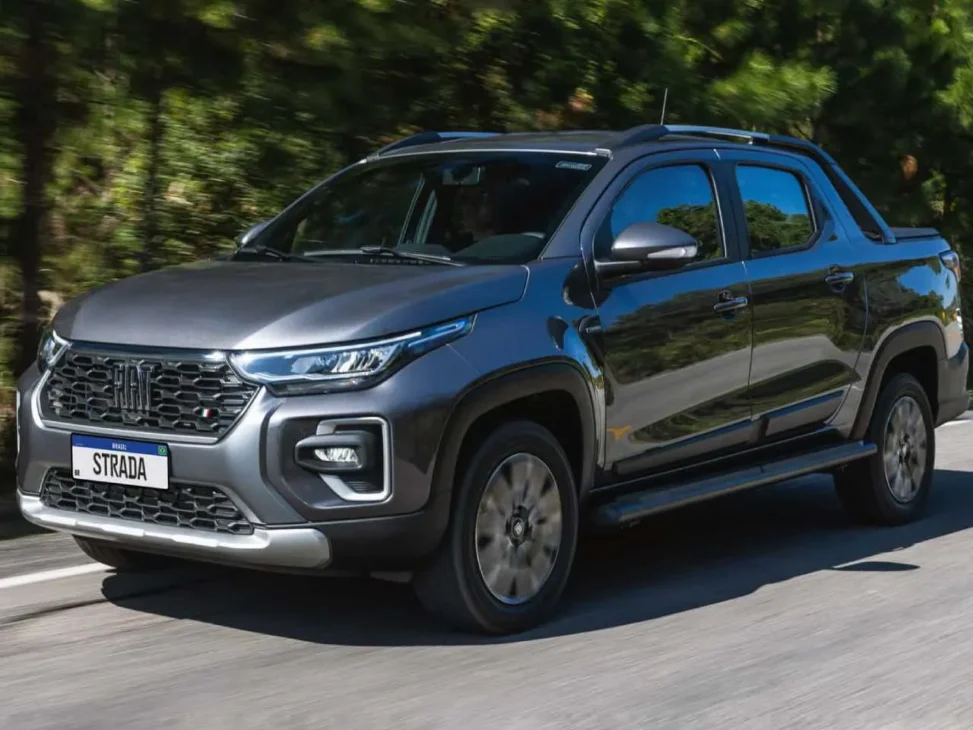Nova picape da Fiat chega ao mercado com consumo de até 12 km/L com gasolina e se mantém entre os carros mais vendidos do Brasil