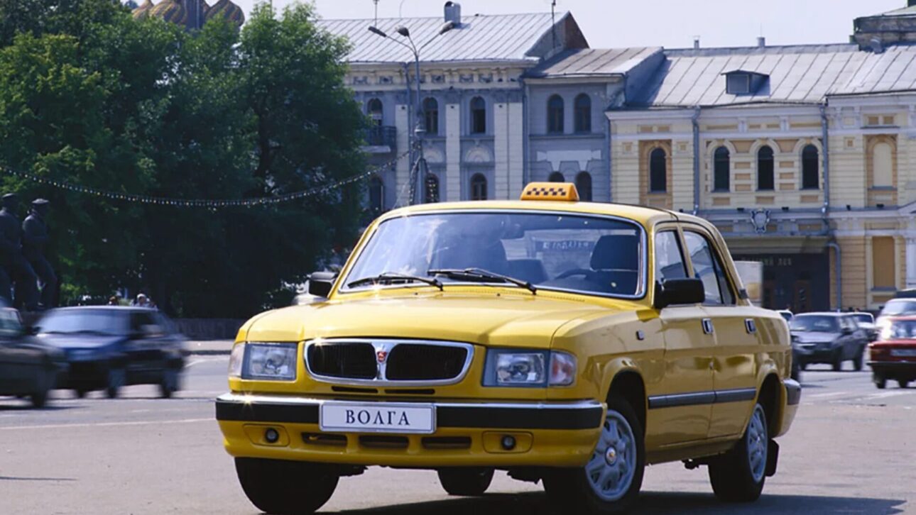 táxis - carros - transporte -