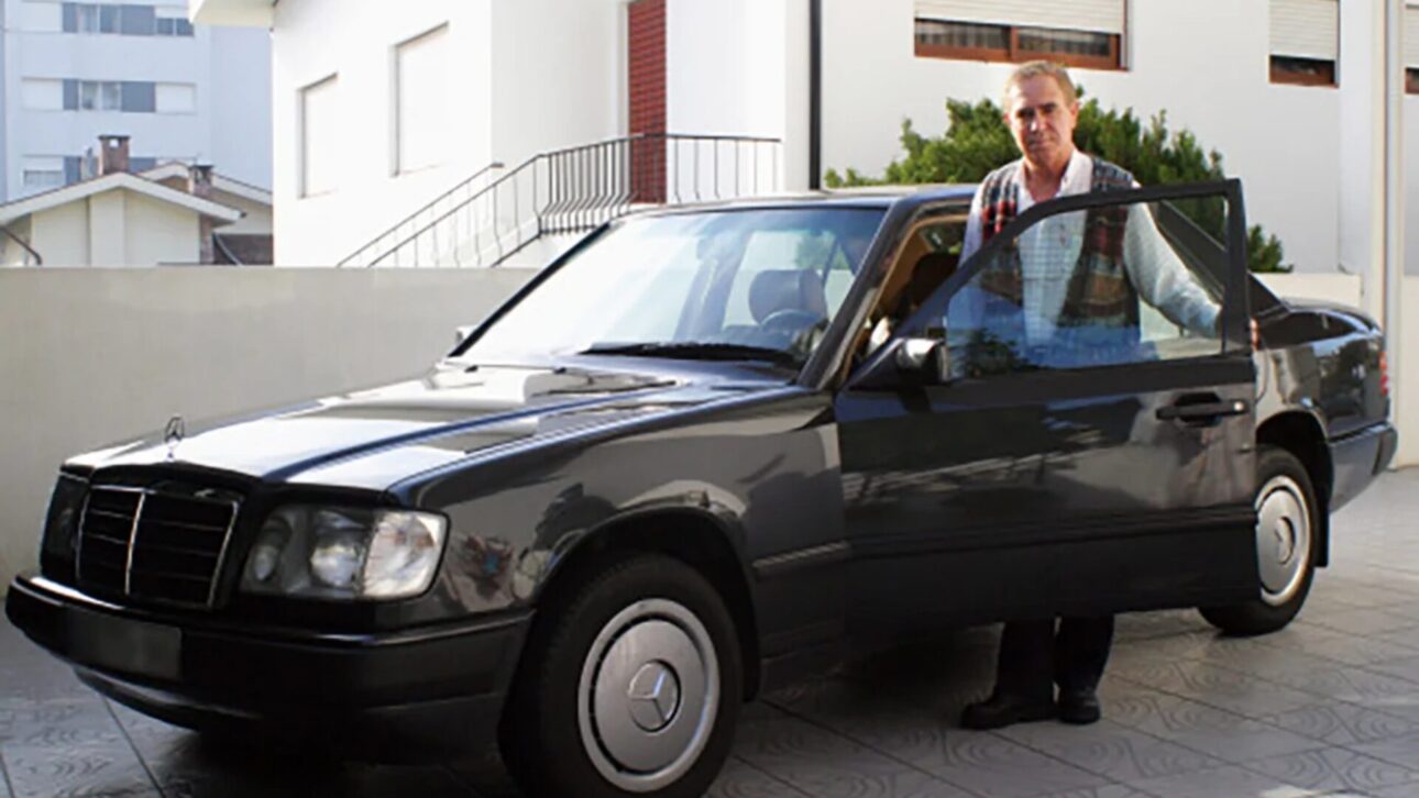 táxis - carros - transporte -