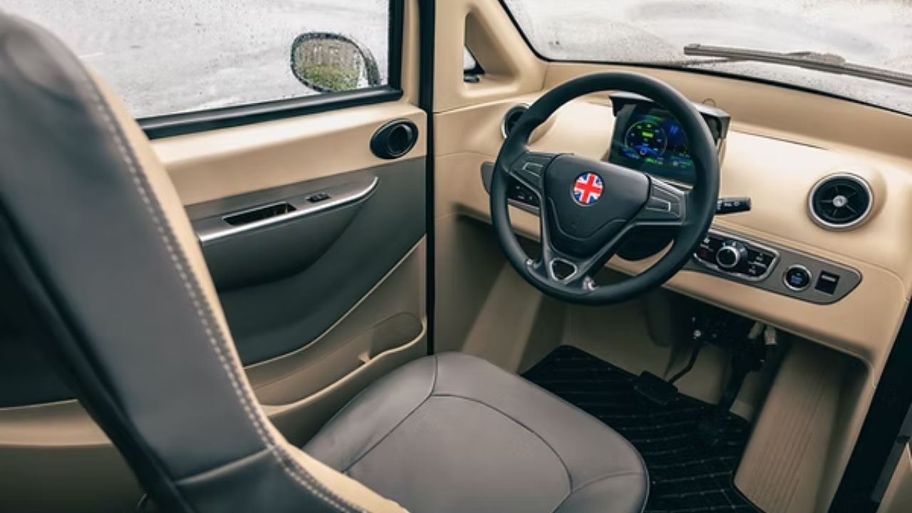 Microcarro elétrico europeu estaciona em qualquer vaga por cerca de R$40 Mil, mas há um porém: autonomia curta