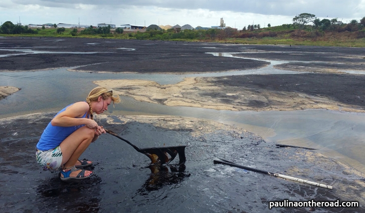 Um lago de asfalto natural? Onde o piche brota do chão em um fenômeno geológico raríssimo
