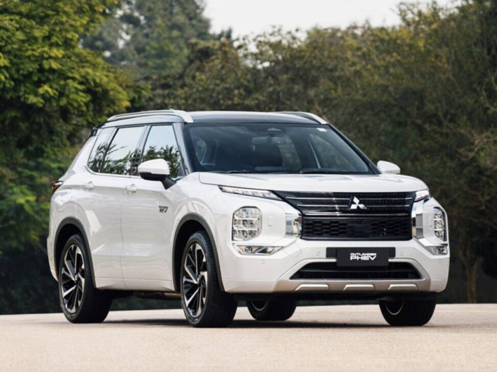 O Mitsubishi Outlander PHEV 2026 chega com até 26 km/l, sete lugares e tecnologia híbrida que pode revolucionar o mercado brasileiro de SUVs.