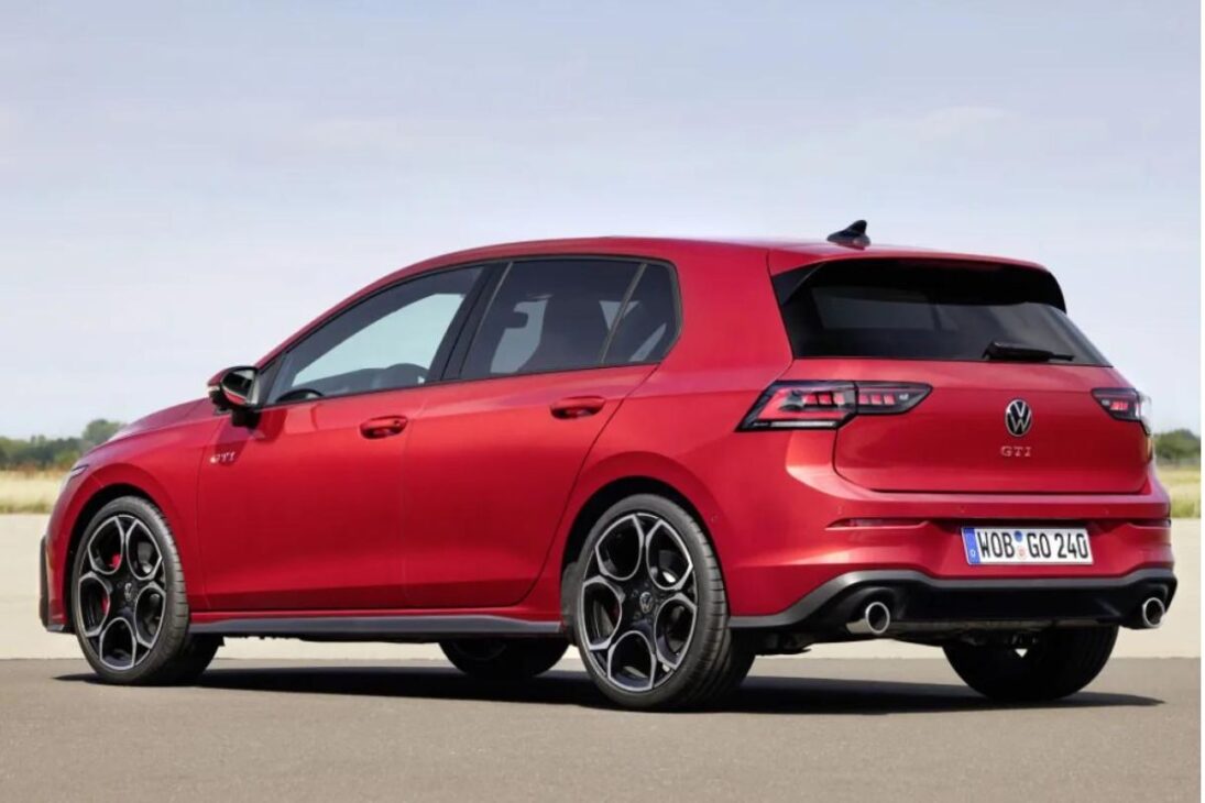 Volkswagen anuncia Golf GTI elétrico monstruoso, com tecnologia avançada e potência de até 300 cv, marcando nova era dos esportivos elétricos.