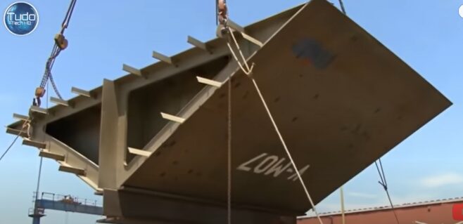 Conheça as etapas da construção de navios: do corte do aço e montagem modular de blocos à soldagem precisa, instalação de sistemas e o grandioso batismo no mar.