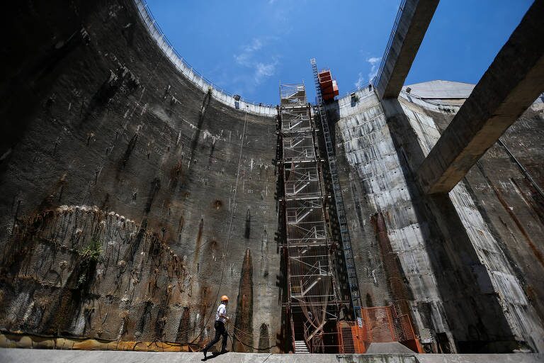 A nova linha do metrô de São Paulo impressiona o mundo com escavações gigantes e tecnologia de ponta que promete mudar a cidade para sempre!