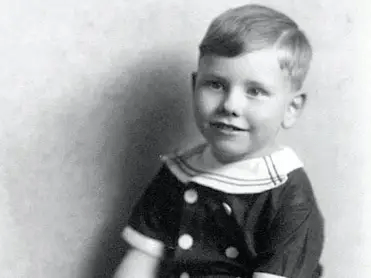 A historia de warren buffet, de entregar de jornais a 5 homem mais rico do mundo