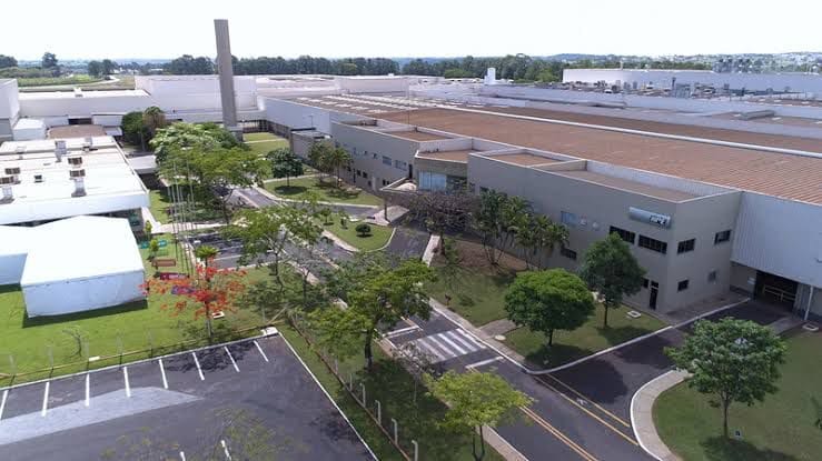 Changan inaugura sua primeira fábrica fora da China na Tailândia, impulsionando carros elétricos e transformando o mercado automotivo na Ásia e Brasil.