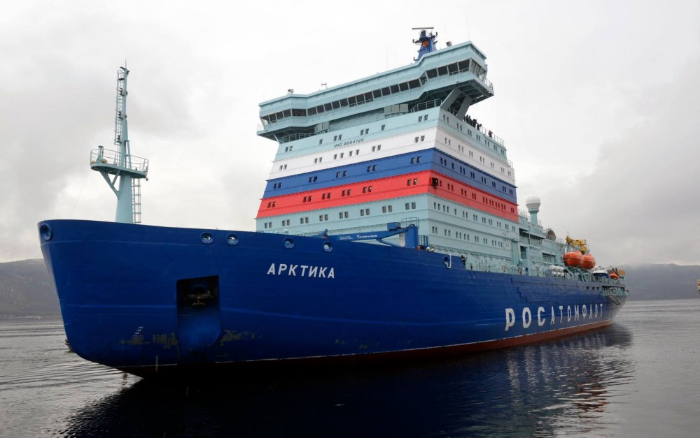 Descubra como o navio nuclear Arktika rompe gelo de 3 metros e mantém rotas abertas no Ártico, desafiando o frio extremo com tecnologia única.