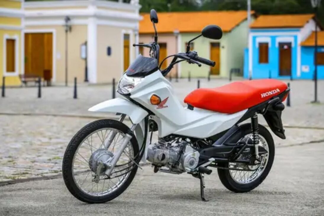 A Honda clássica 2006 que trabalha para você gastando centavos por km