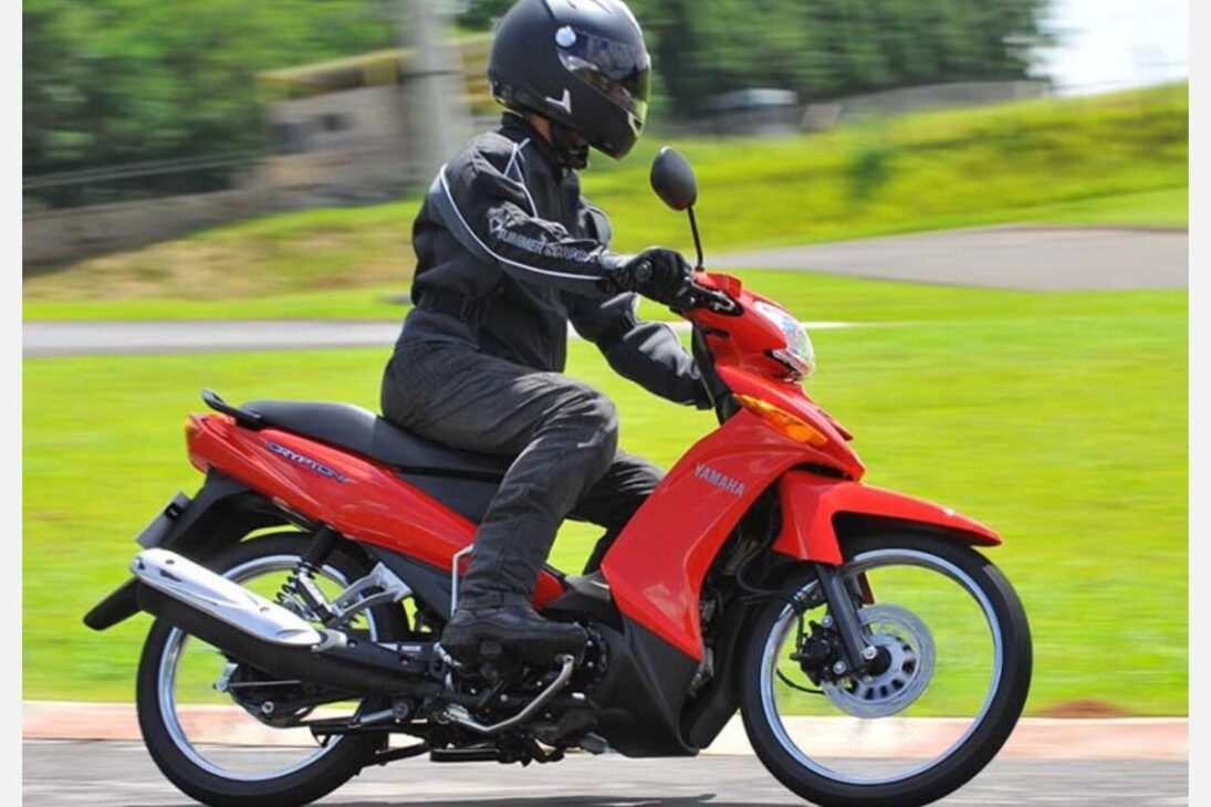 A Yamaha de R$8.000 que saiu de linha e hoje é uma alternativa barata e confiável, fazendo mais de 40 km/l
