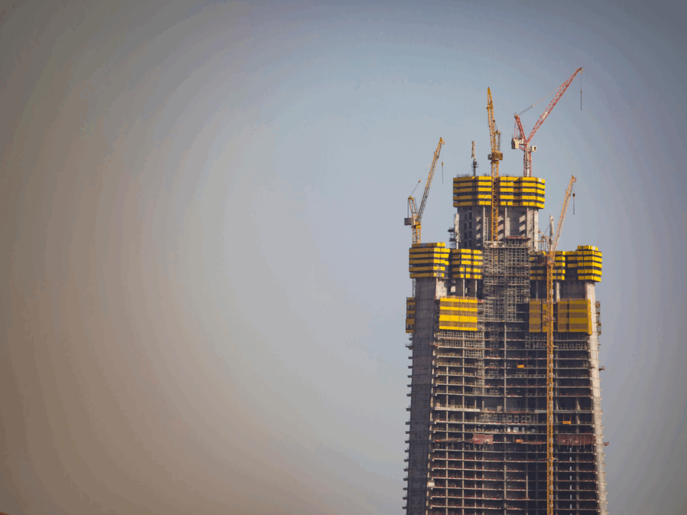 A torre de Jeddah que superará 1 km de altura está retomando sua construção