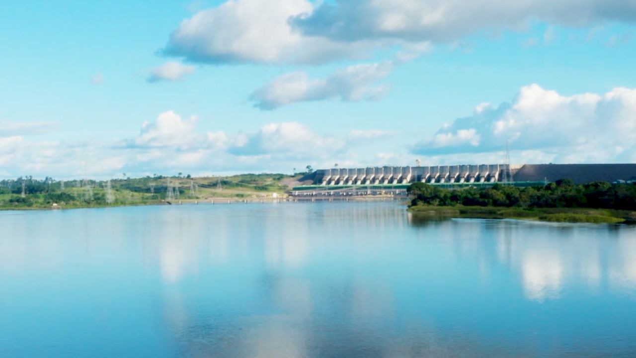 A usina hidrelétrica de Belo Monte superou o Canal do Panamá em escavação. Veja os custos, a engenharia e as consequências desta obra monumental. Foto: Norte Energia