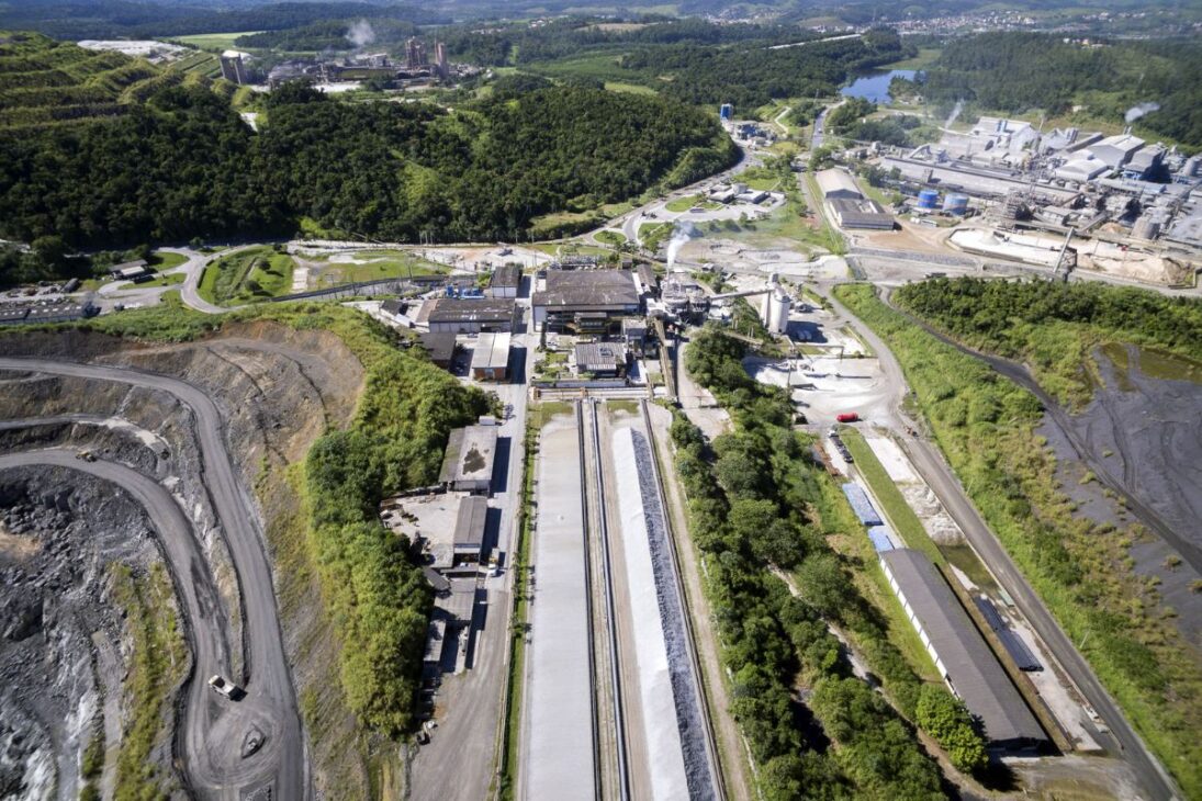 A venda de US$ 2,5 bilhões da mineradora brasileira Vale para uma empresa americana criou uma nova líder de mercado no Brasil