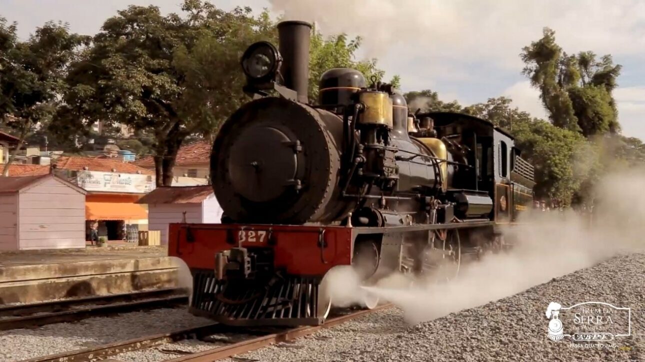 Viagem de trem revela túnel secreto da Revolução de 1932 e encanta turistas com paisagens, história e locomotiva centenária na Serra da Mantiqueira. (Imagem/ reprodução Youtube)