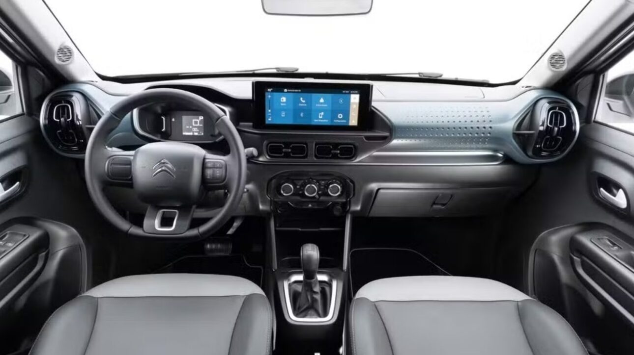 Citroën C3 2025 custa a partir de R$ 70 mil e se torna um dos carros 0 km mais baratos do Brasil com visual elevado e porta-malas grande.