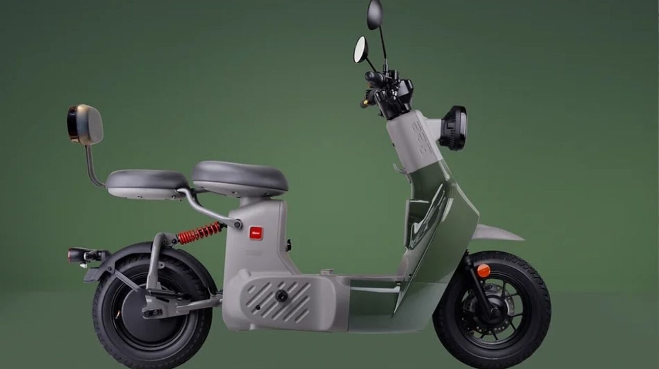 Conheça a Bee Type 2: moto elétrica brasileira com 100 km de autonomia, painel digital e custo baixíssimo por recarga. Tecnologia e economia em uma só.