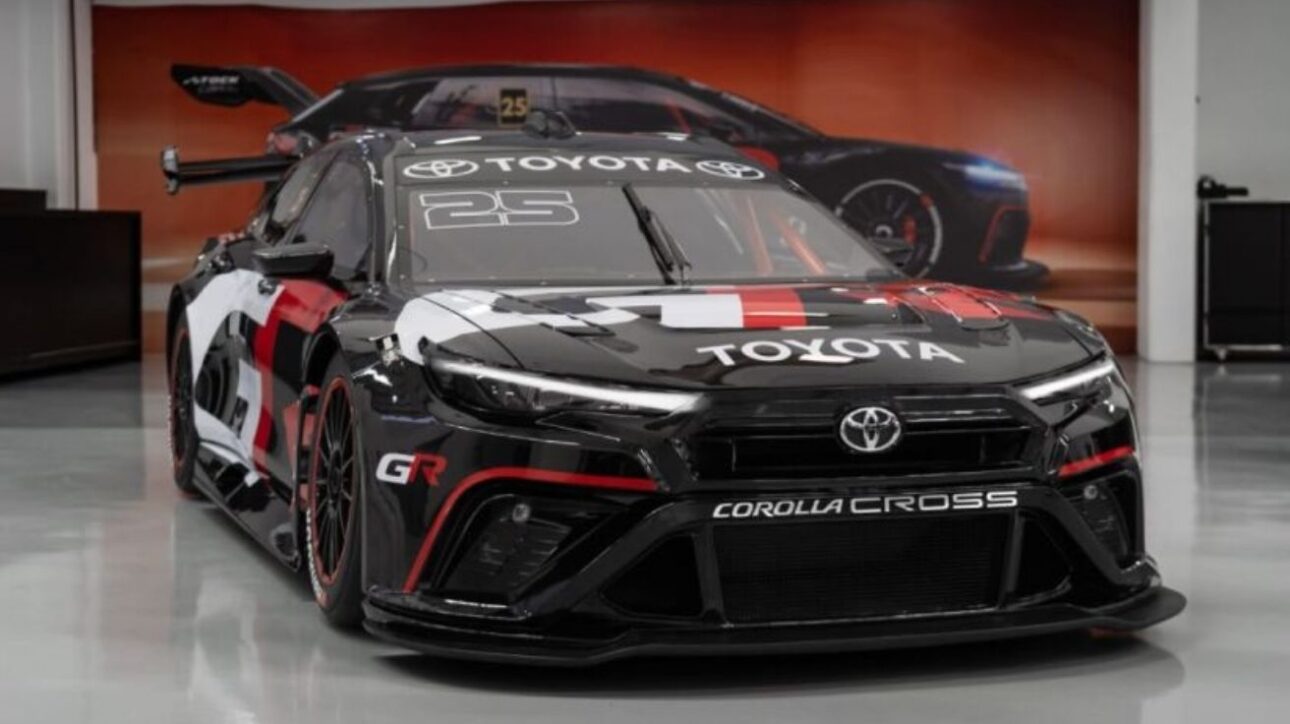 Corolla Cross vira supermáquina com 500 cv, câmbio sequencial, 5G e fibra de carbono na Stock Car. O SUV agora corre como nunca antes!