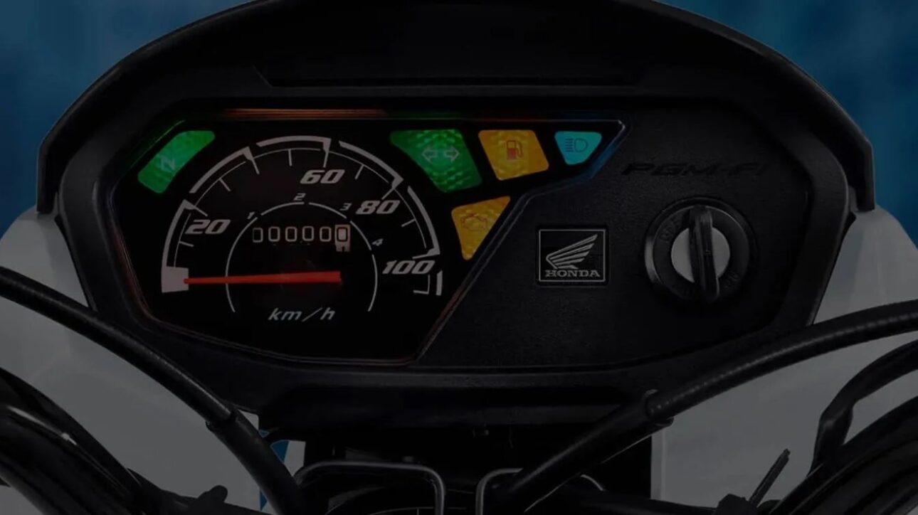 Honda Pop 110i ES 2025 surpreende com motor renovado, consumo de até 49 km/l e preço acessível, podendo desafiar a líder CG 160 no Brasil.