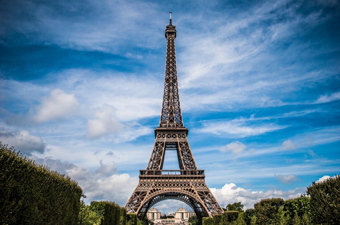 O Homem que vendeu a Torre Eiffel (duas vezes) para comerciantes de sucata