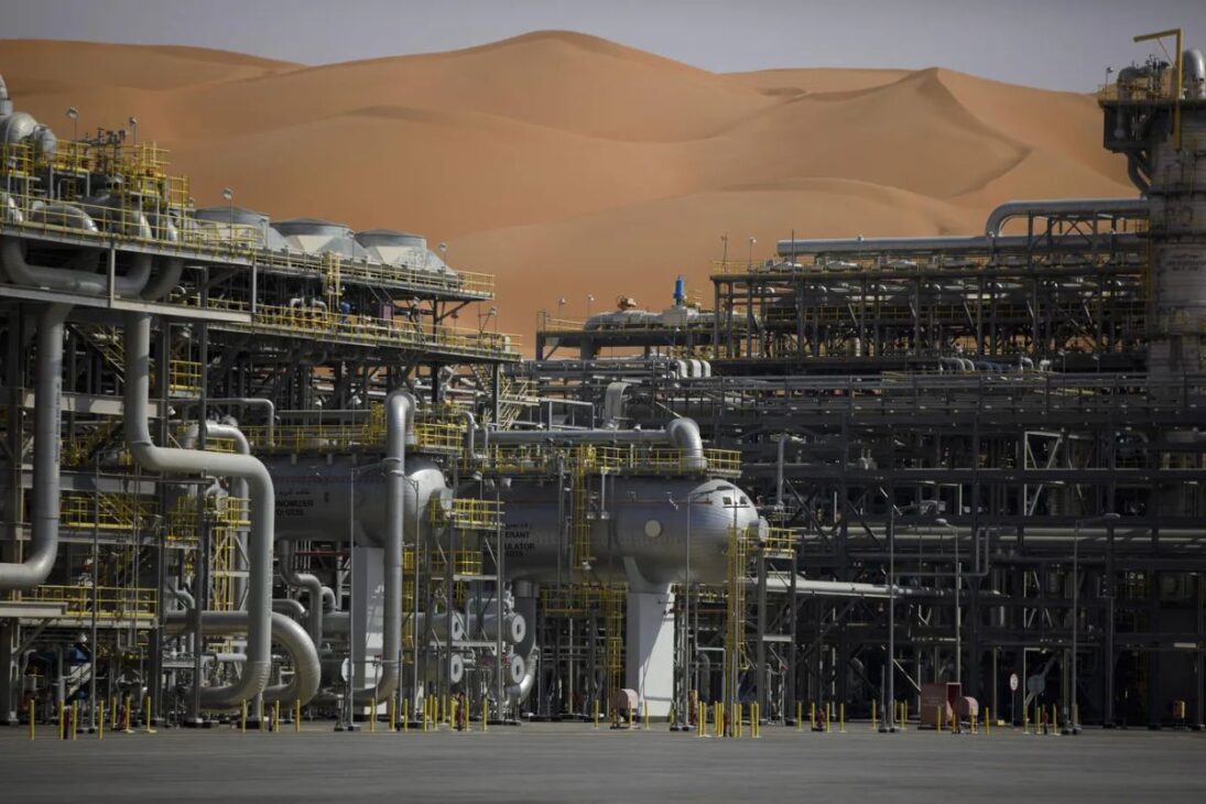 O maior campo de petróleo em terra do mundo, uma reserva gigante que sozinha sustentou a economia mundial por 70 anos