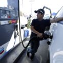 Sai o frentista, entra o "self-service": a polêmica do autoatendimento nos postos de combustível do Brasil