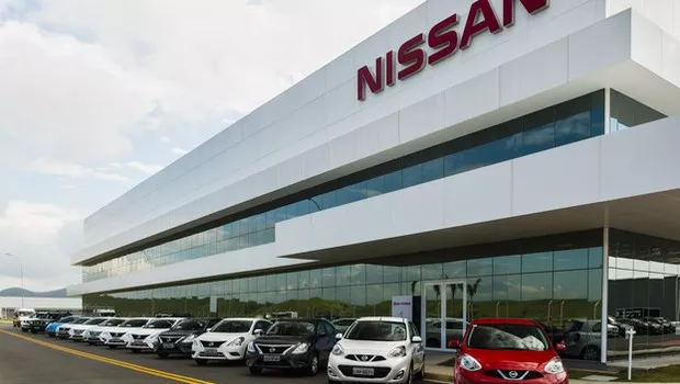 Fábrica da NIssan no Brasil. (Imagem: divulgação) - Nissan luta para sobreviver diante da ascensão da BYD, com reestruturação e parcerias que podem redefinir o mercado global de carros elétricos.