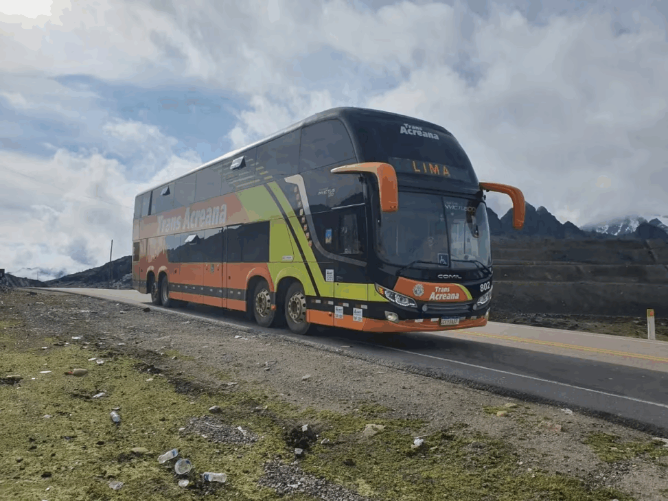 Maior rota de ônibus do mundo parte do Rio, cruza Brasil e Peru em 6 mil km, com paisagens incríveis e registro no Guinness Book.