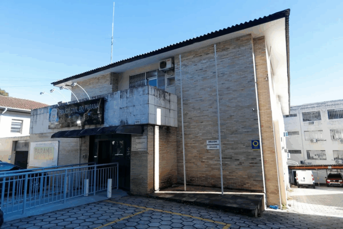Sede do Departamento de Ordem Política e Social (DOPS) - Curitiba esconde túneis e bunkers centenários repletos de segredos e histórias reais que desafiam o tempo e a imaginação dos curiosos.
