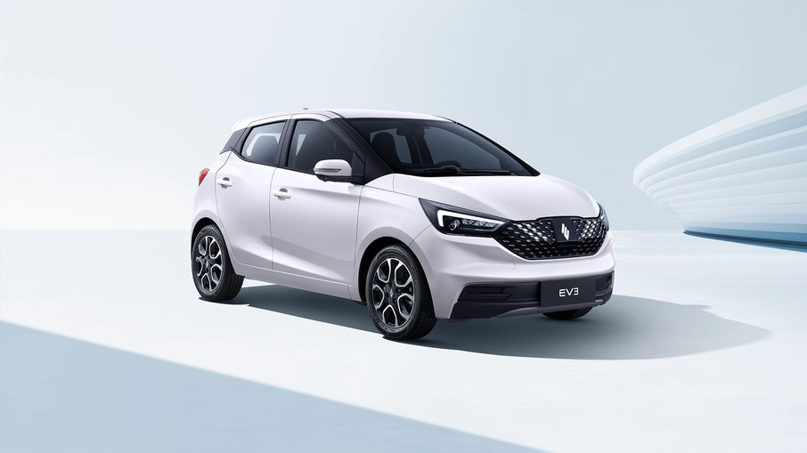 JMEV lança no Brasil o EV3, o primeiro carro elétrico com câmbio manual, focado em autoescolas e com preço abaixo de R$ 100 mil. (Imagem: Thiago Ventura/CNN)