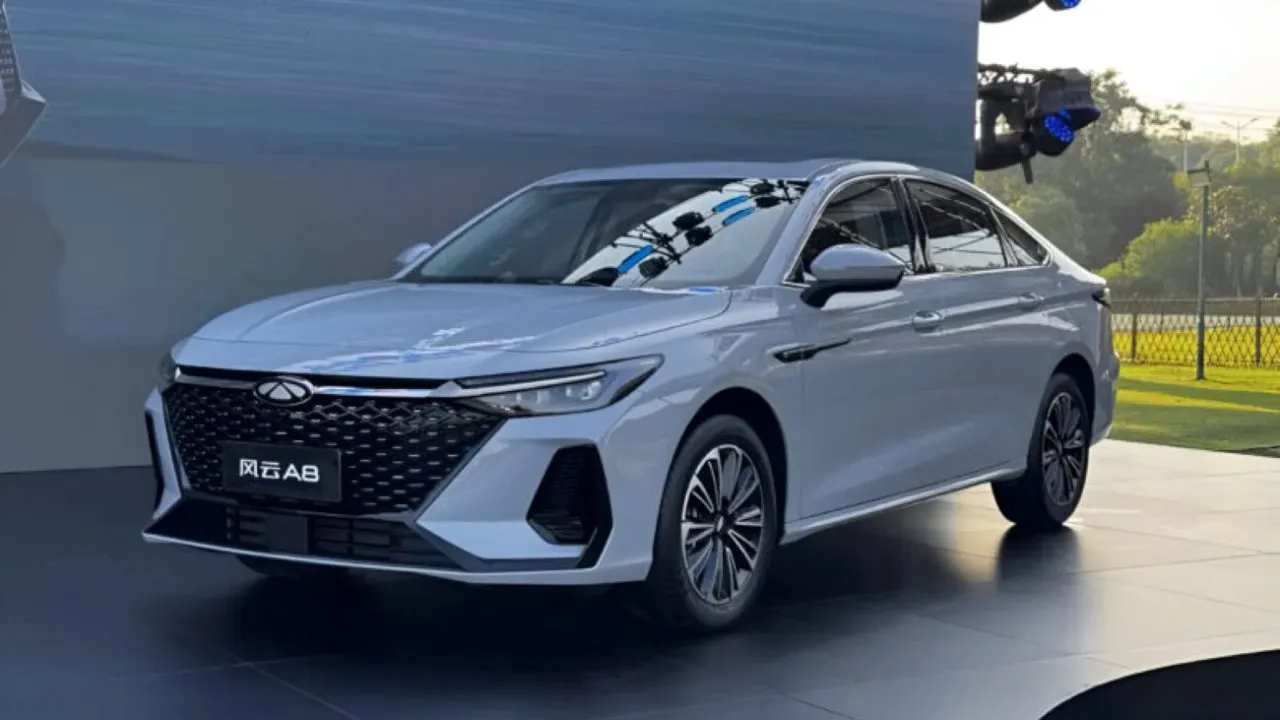 Comparação entre Chery Fulwin A8 e BYD King - Chery lança sedan híbrido plug-in por preço surpreendente e eficiência impressionante. Será que veremos essa revolução no Brasil?
