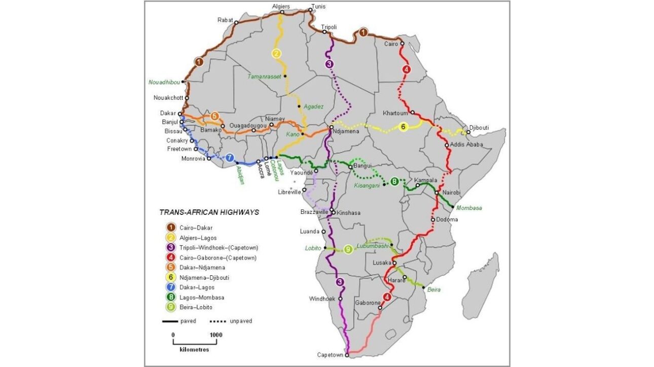 Mapa colorido das rodovias transafricanas mostrando conexões rodoviárias entre países da África, incluindo a maior estrada da África de Cairo a Cidade do Cabo