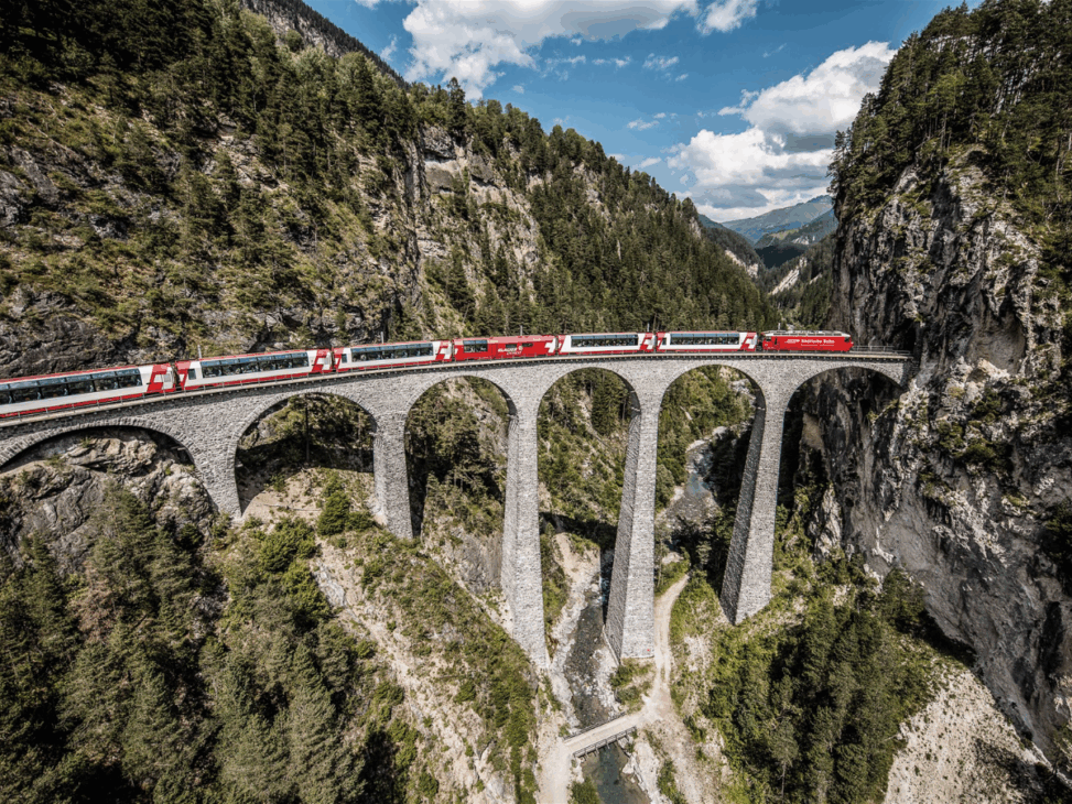 o expresso mais lento do mundo, uma jornada de 8 horas em um trem panorâmico através de 291 pontes nos alpes Suíços