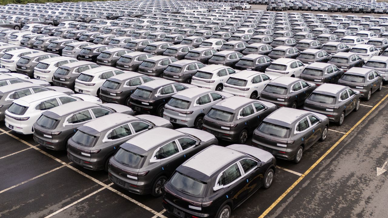 Carros da Geely chega ao Brasil