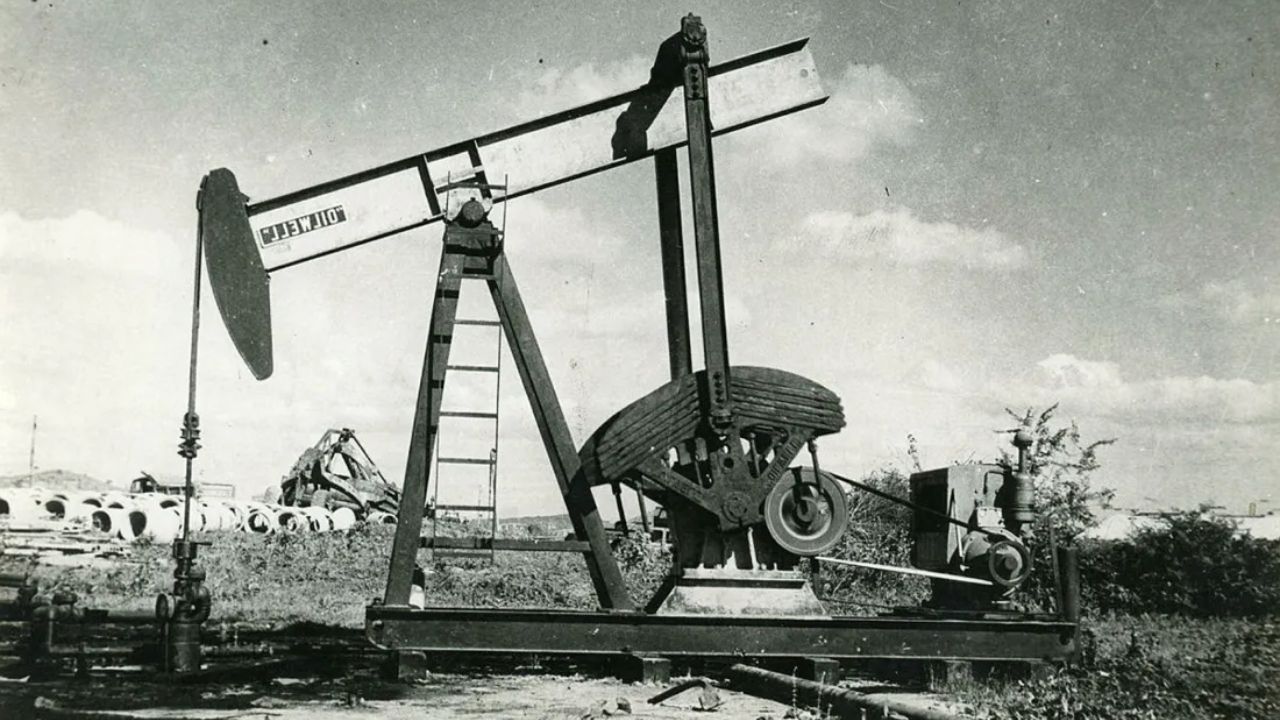 Foi em Candeias que se instalou o primeiro poço de petróleo com exploração comercial no Brasil