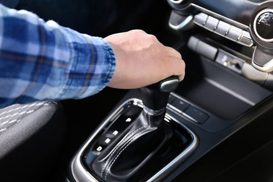 14 erros comuns ao usar câmbio automático em SUVs que aumentam desgaste e custos de manutenção