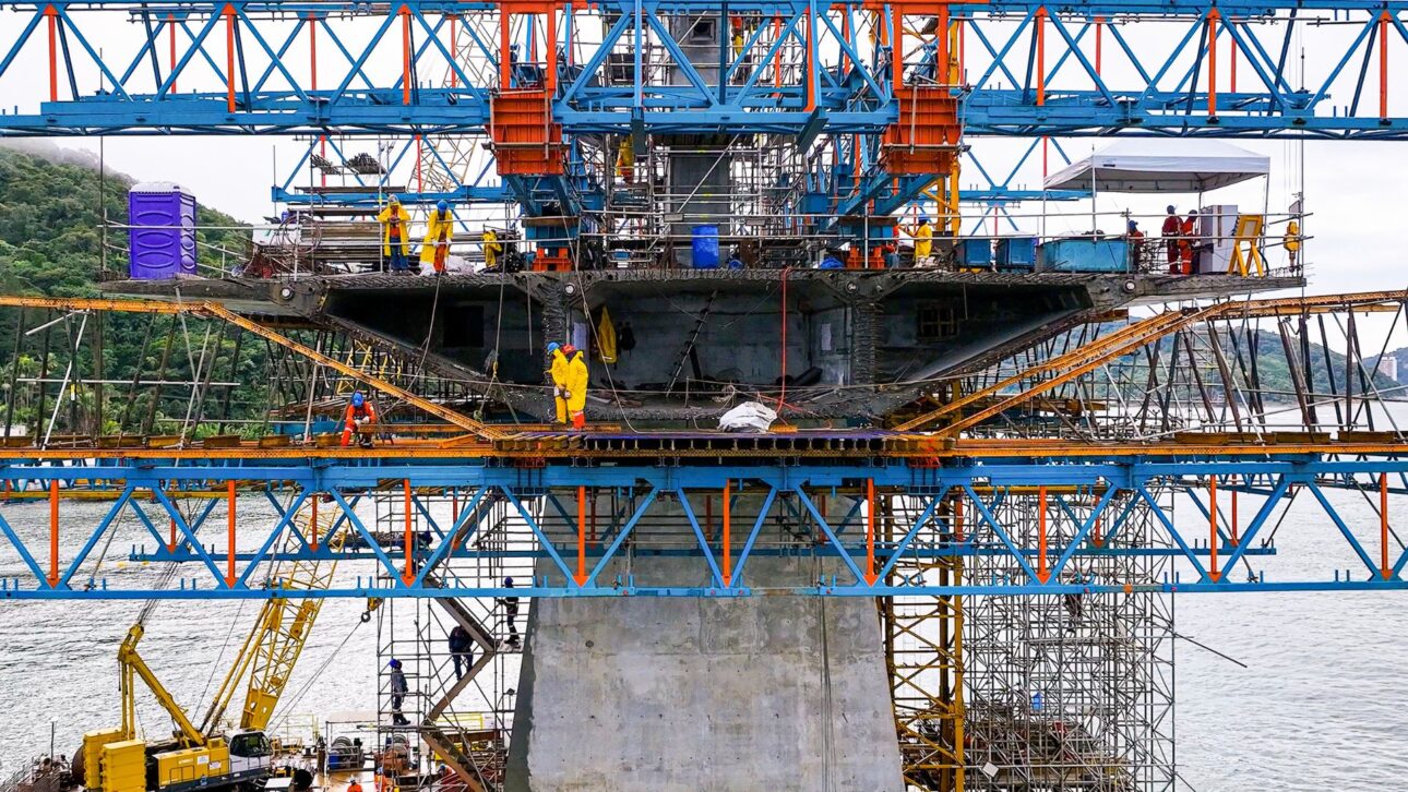 A Ponte de Guaratuba avança 65% no litoral do Paraná, com investimento de R$ 400 milhões, unindo Matinhos e Guaratuba. Saiba mais.