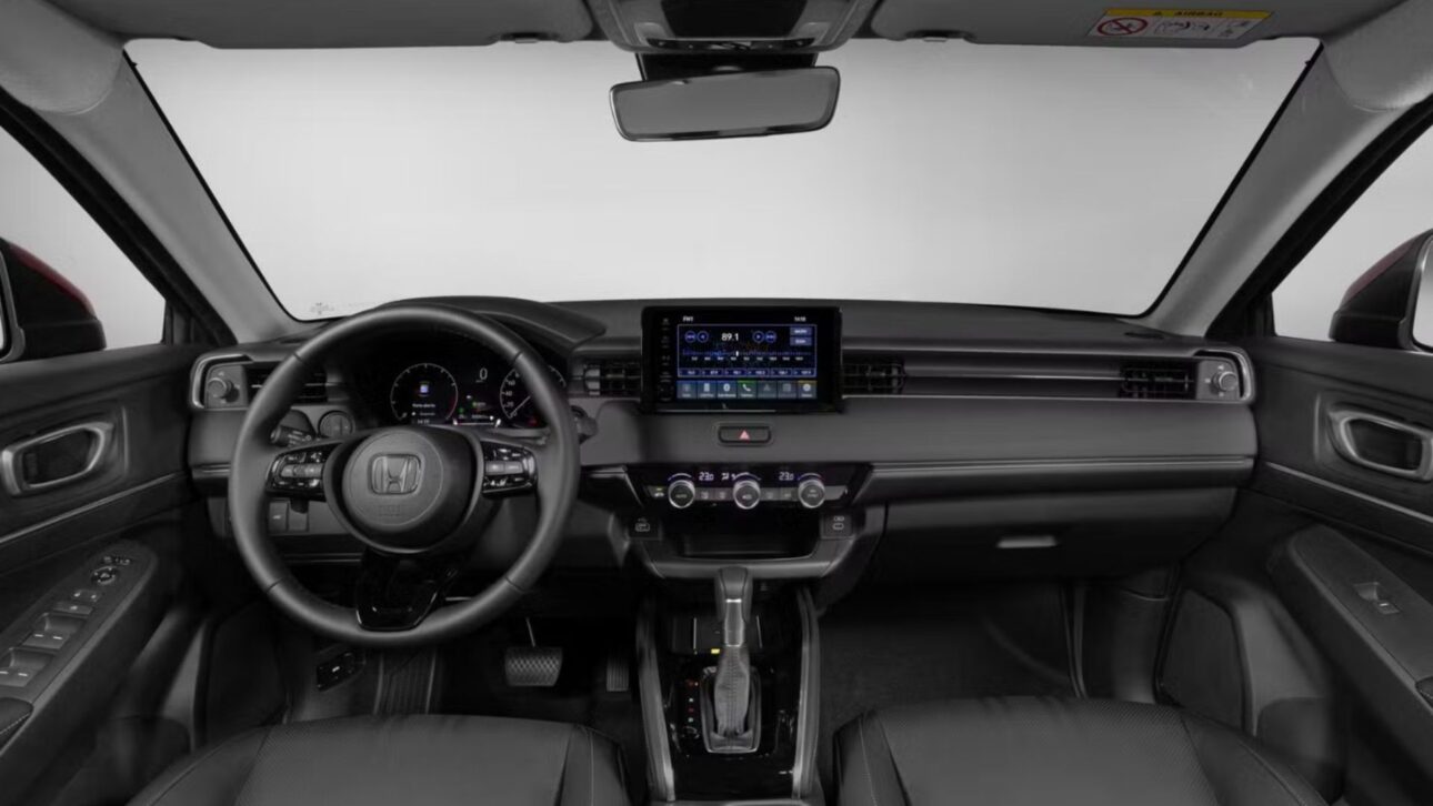 Conheça o novo Honda HR-V 2026: design atualizado, motor turbo eficiente e pacote tecnológico ampliado. Veja versões, preços e novidades.