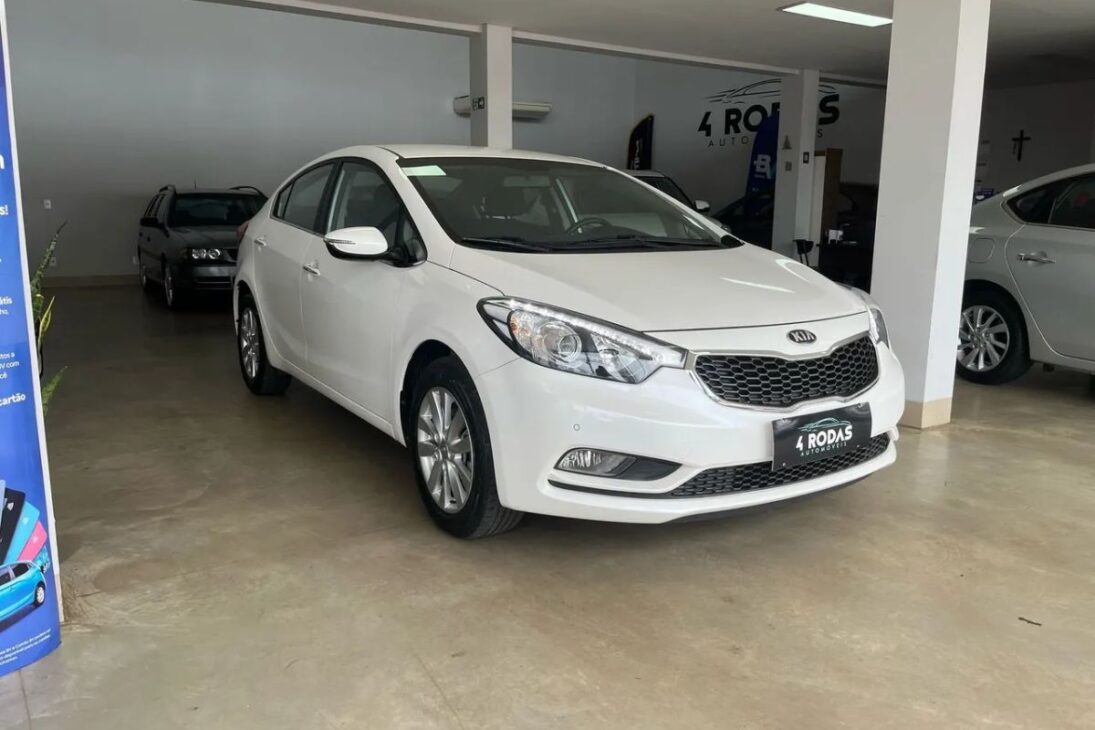 5 carros baratos e completos de R$ 28 mil a R$ 59 mil que valem mais que muito 0 km básico