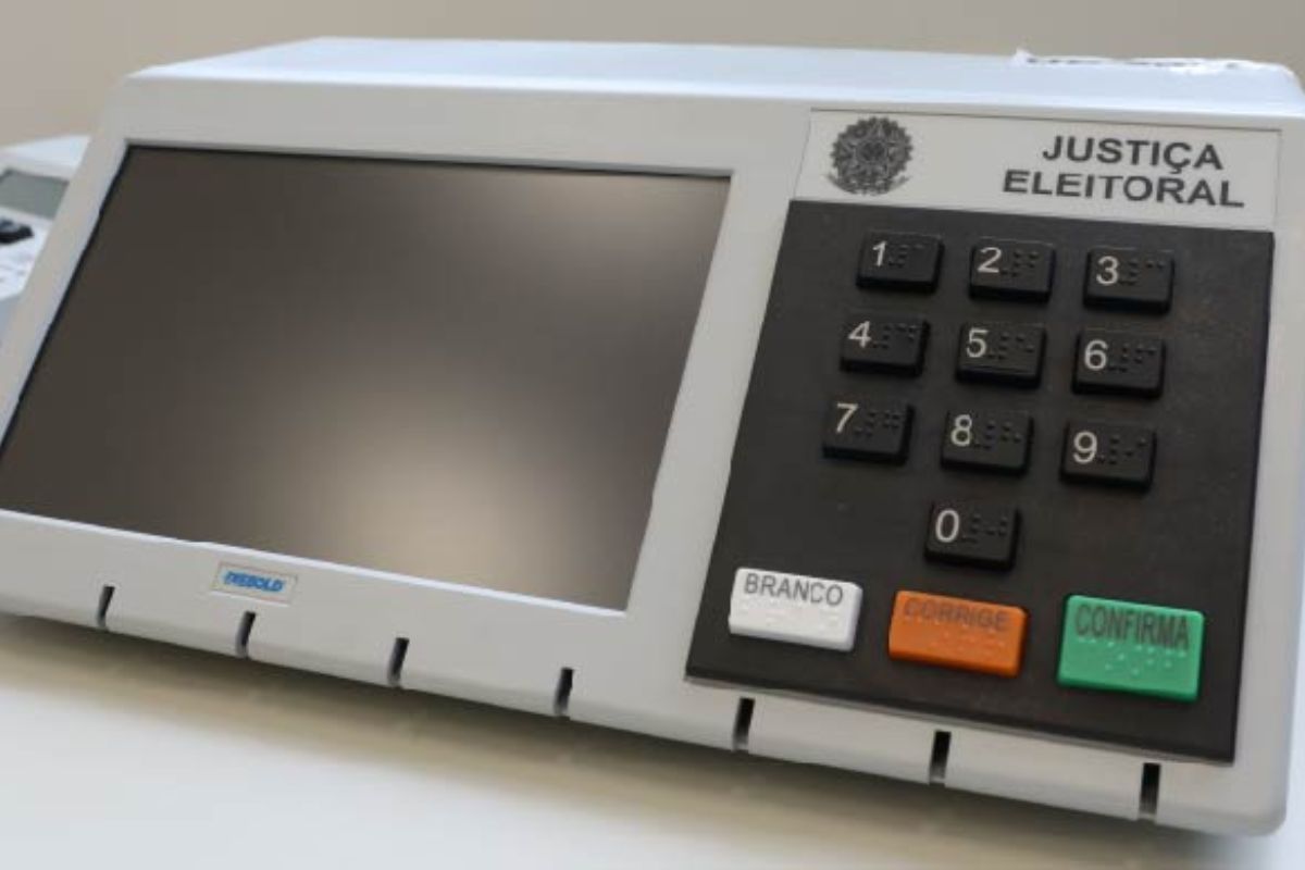 Votação em Horas, Não em Dias: A História da Urna Eletrônica Brasileira, o Sistema que o Mundo Observa