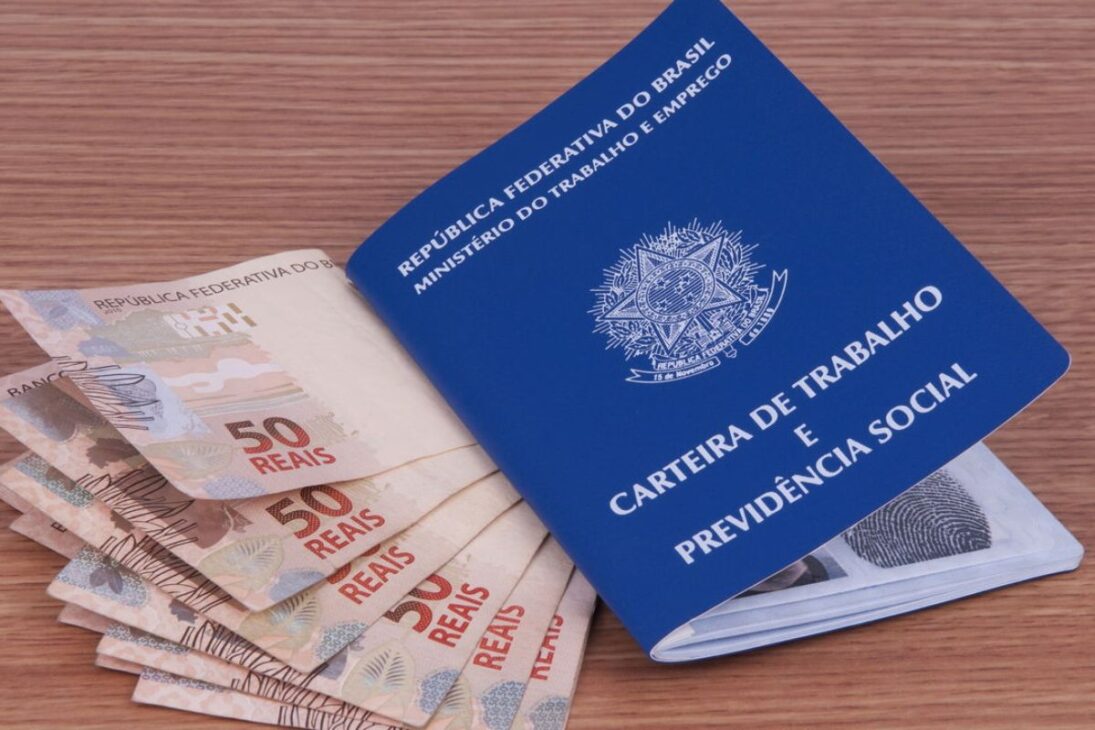 Abono salarial 2025: trabalhadores com carteira assinada recebem até R$ 1.518