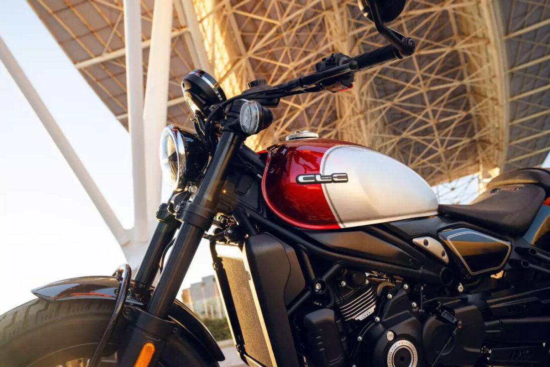 Nova moto custom da CFMoto confirmada para o Brasil: 450CL-C chega com motor bicilíndrico de 450cc