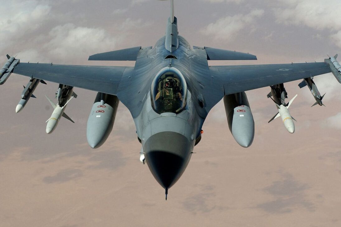 Caça F‑16 já teve mais de 4.600 unidades produzidas e 28 países mantêm a aeronave ativa